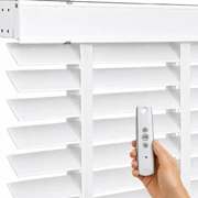 Motorlu 50mm & 63mm Doğal Ahşap Jaluzi Perde (Somfy & Mosel Tilt Motorlu ve Uzaktan Kumandalı Seçenekli) Beyaz 63mm