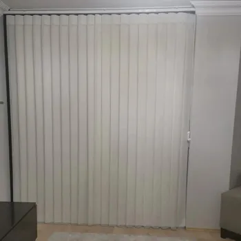 Beyaz tül dikey perde