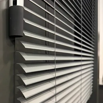 Blackout metal jaluzi ile normal alüminyum jaluzi perdenin farkı nedir?