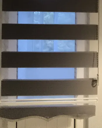 Brilant geniş pliseli stor zebra perde