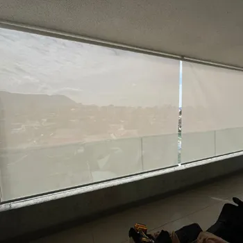 Dışarıyı gösteren screen stor perde