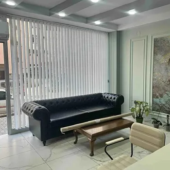 İşyeri için dikey perde