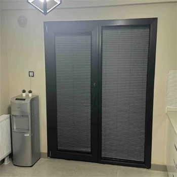 Mutfak balkon kapısı koyu gri plise perde