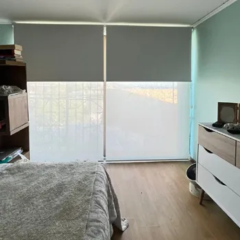 Yatak odası çift mekanizmalı sade tül ve karartma stor perde